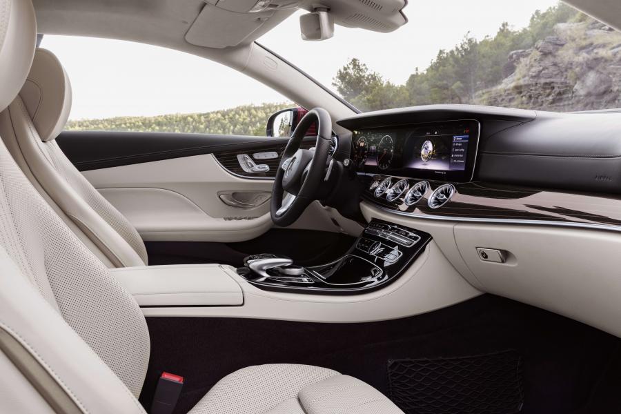 Интерьер Mercedes-Benz E220 d Avantgarde Coupe 2017 года  (WW) (фото 29 из 29)